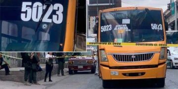 Conductor balea a un chofer urbano y pasajeros en Av. Salvador Nava