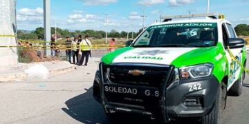 Ebrio arrolló a pareja que viajaba en motocicleta; el hombre murió