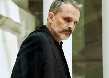 Reportan que un comando asaltó casa de Miguel Bosé en CDMX