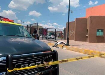 Por congestión alcohólica hombre muere en plena vía pública