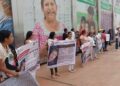 Familias de desaparecidos protestan en la Fenapo