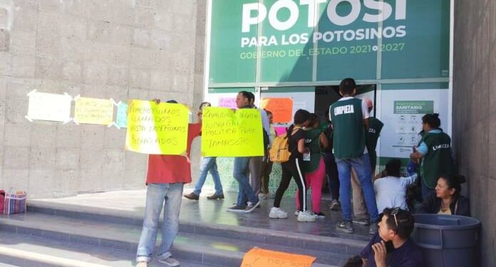 Protestan “gritones” de la Fenapo por altos cobros del Patronato y abusos de Gobernación
