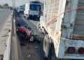 Muere motociclista por embestida de camioneta en Periférico Oriente