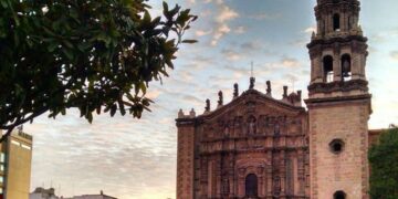 Lunes mayormente soleado en la capital potosina