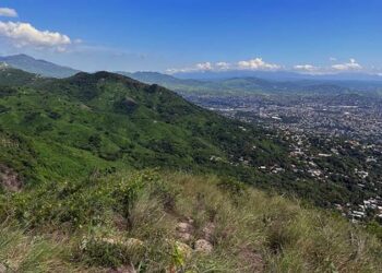 Arqueólogos descubren ciudad prehispánica en Acapulco