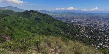Arqueólogos descubren ciudad prehispánica en Acapulco