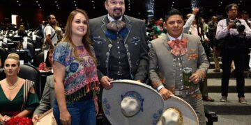 Rodeado de famosos y portando su traje, Gallardo conmemora Día del Charro en San Lázaro