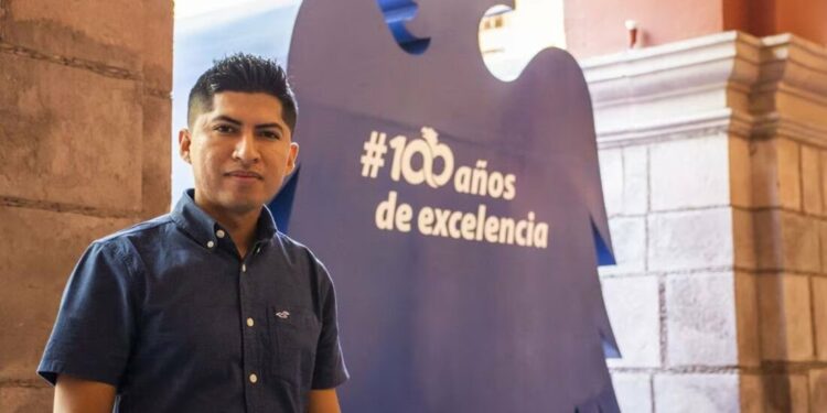 VIDEO: Con proyecto para ciudades inteligentes, egresado de la UASLP representará a México en Egipto