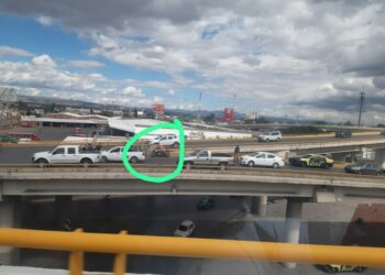 Muere motociclista tras caer del distribuidor Juárez