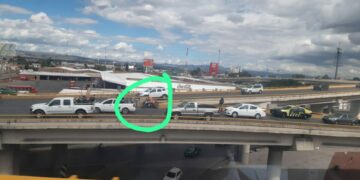 Muere motociclista tras caer del distribuidor Juárez