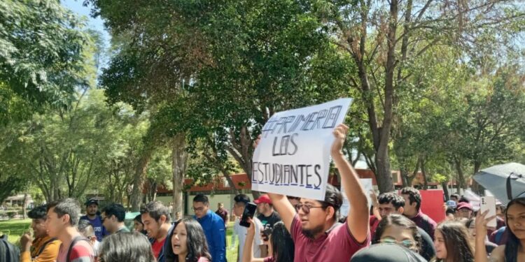 Estudiantes del Instituto Tecnológico de SLP exigen respeto e instalaciones dignas