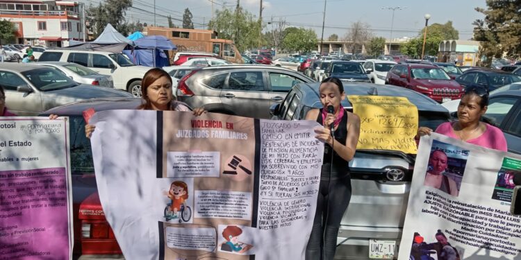 Madres cuidadoras protestan contra el Poder Judicial del Estado