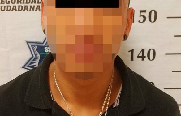 Guardia Municipal de San Luis Potosí detiene a pareja por robo a tienda OXXO