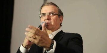 Ebrard denuncia que Morena viola sus derechos político-electorales