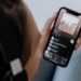 ¡Ahora Spotify! La app de música podría hacerte pagar por ver la letra de tus canciones