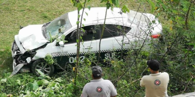 Taxista muere al caer por un barranco cerca del ejido El Detalle