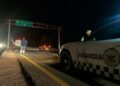 Muere joven en moto al chocar contra un poste