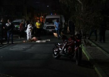 Menor en motocicleta embiste y da muerte a mujer en Cactus