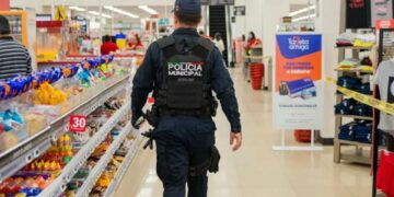 Menor cometió 86 robos a comercio y sigue libre
