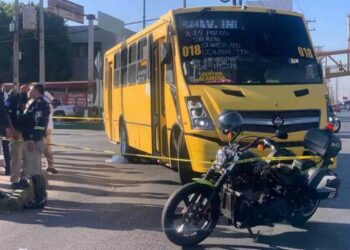 Muere mujer atropellada por camión urbano en Av. Salvador Nava