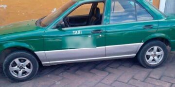 Sujeto que consumía droga en un taxi hurtado fue detenido
