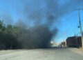 Arde basura y escombro en antigua tienda en Plaza Huastas