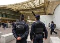 VIDEO: Alarma en Francia: desalojan el Louvre y el palacio de Versalles por amenaza de bomba