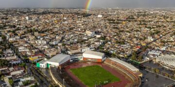Miércoles parcialmente nublado con tormentas dispersas