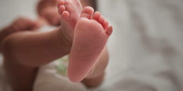 Padre agredía sexualmente a su bebé, difundía el video y ofrecía a la menor en redes sociales