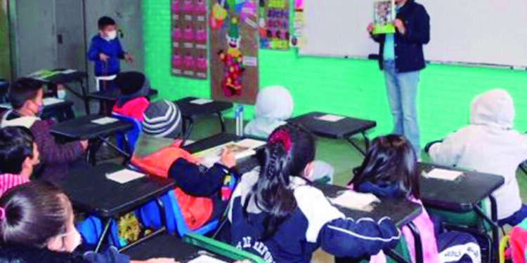 VIDEO: Aún hay escuelas sin libros de texto gratuitos, reconoce SEGE