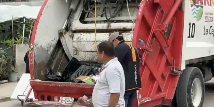 VIDEO: Muere recolector de basura al accionarse un arma que habían tirado