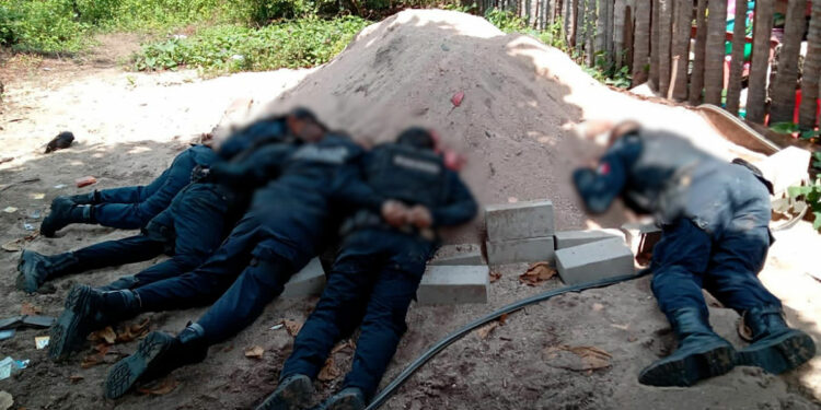 Masacre de policías en Coyuca de Benítez conmociona a Guerrero