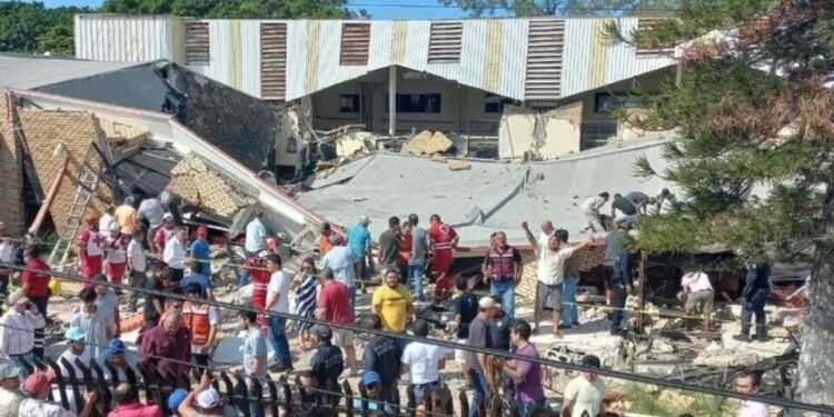 Se desploma iglesia en Ciudad Madero: cuerpos de auxilio y ciudadanos ayudan en el rescate
