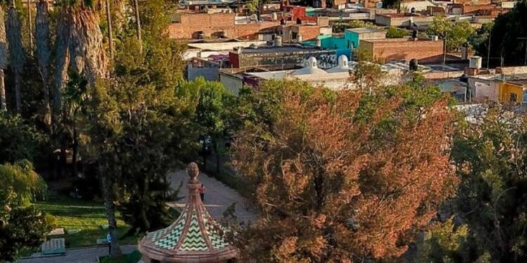 Jueves parcialmente nublado en la capital potosina