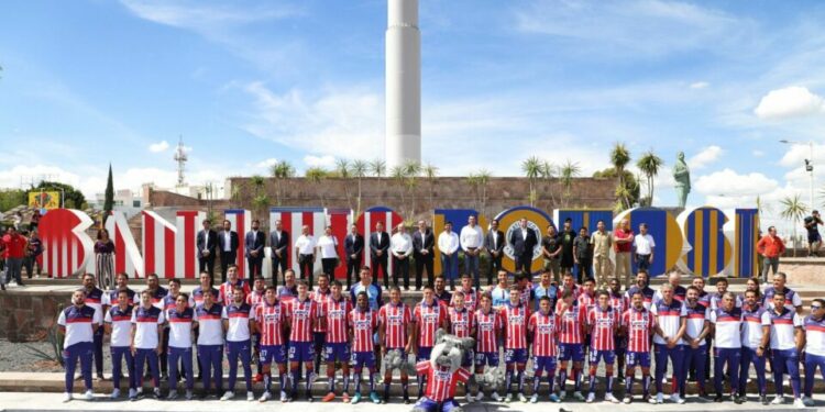 Letras monumentales de la Capital reconocen a su equipo, el Atlético de San Luis