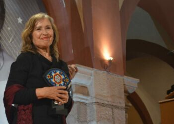 La primera actriz María Rojo fue reconocida por la UASLP con el “Premio Peyote”