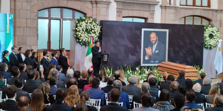 Rinden homenaje póstumo a Teófilo Torres Corzo en Palacio de Gobierno