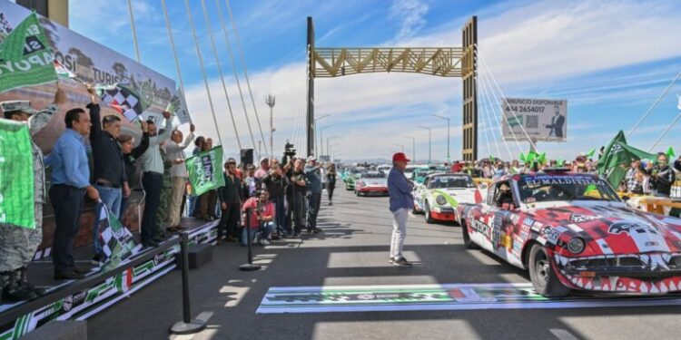 Ricardo Gallardo arranca etapa San Luis – Monterrey de la Carrera Panamericana