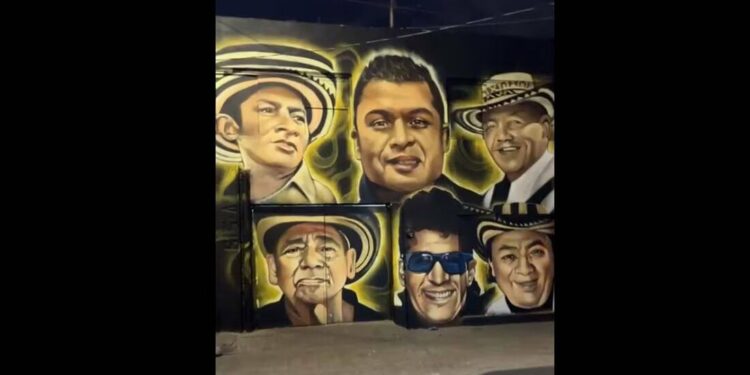 Cumplen sueño del Rey del Wepa; con mural “La escuela de la cumbia” inmortalizan al potosino