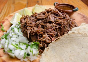 Barbacoa de hoyo, la delicia tradicional de Mexquitic de Carmona, SLP