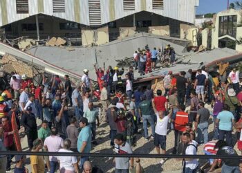 Suben a 10 los muertos y a 60 los heridos por el colapso del techo de una iglesia de Tamaulipas