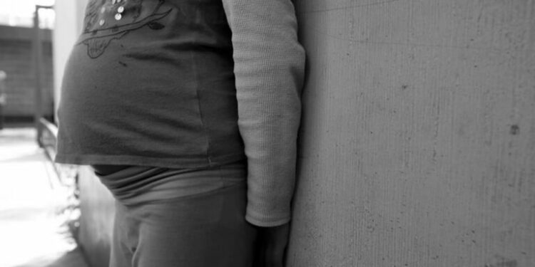 Niña de 10 años embarazada se niega a abortar, lo toma como excusa para no ir a la escuela