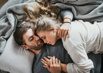 3 beneficios de dormir con tu pareja que cambiarán tu vida