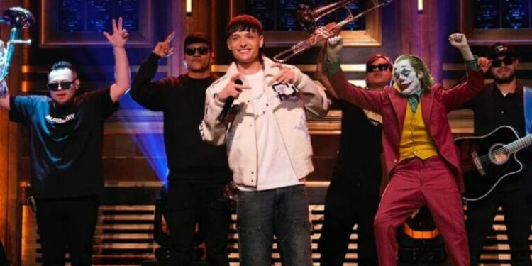 Joaquin Phoenix disfrutó del concierto de Peso Pluma en Estados Unidos