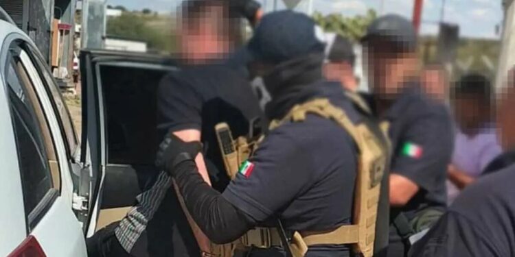 VIDEO: Detienen a presunto implicado en la desaparición de 5 jóvenes en Lagos de Moreno 
