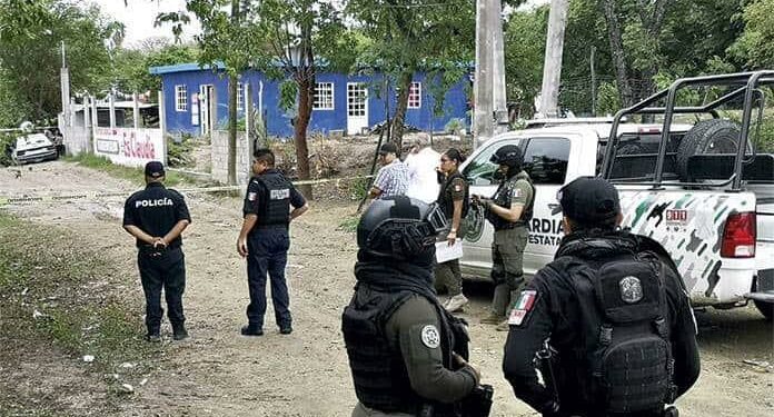 Localizan a jovencita estrangulada en su propia casa
