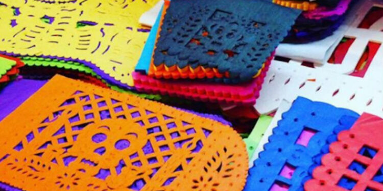3 bonitas y tradicionales plantillas para hacer papel picado de Día de Muertos