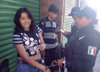 Policías esposaron a menores por patinar en el centro