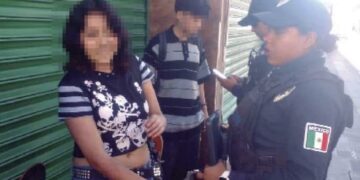 Policías esposaron a menores por patinar en el centro