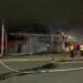 VIDEO| Se incendia carpa de ropa en carretera a Rioverde